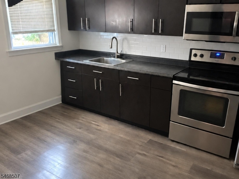 37 Lincoln Pl Property Photo 12