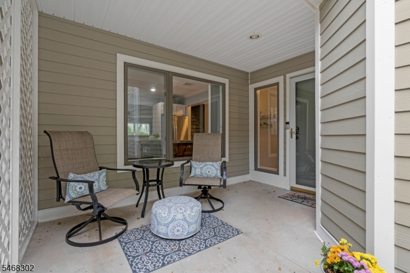 84 Hagerman Ct Property Photo 3