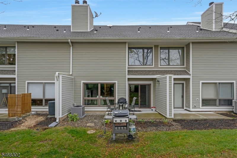 84 Hagerman Ct Property Photo 32