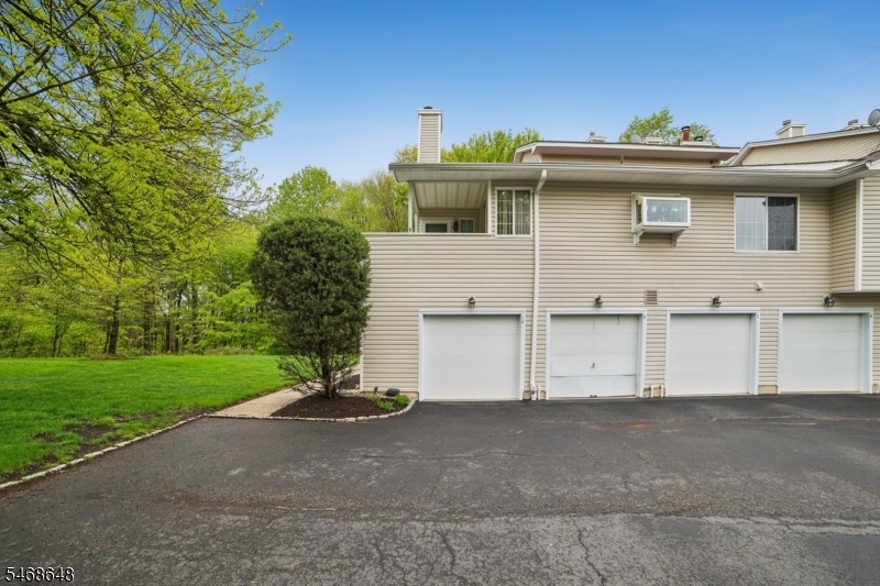10 Quincy Ct Property Photo 3