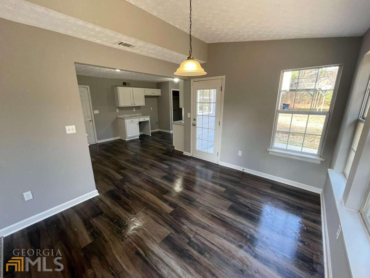 2162 Anconia Circle Property Photo 4