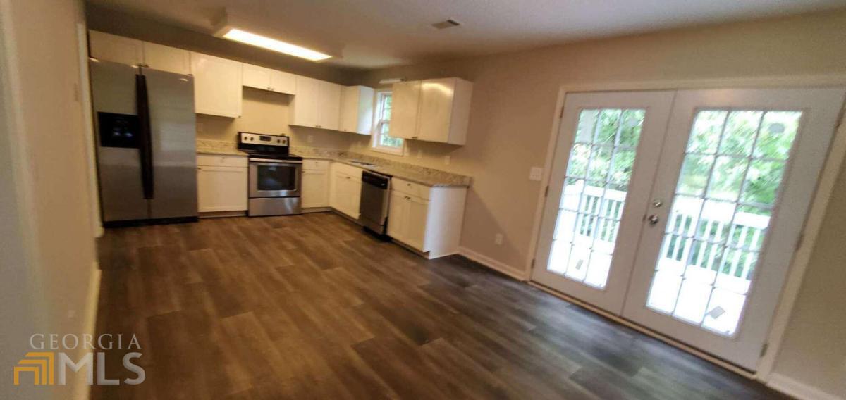 6050 April Drive Property Photo 4