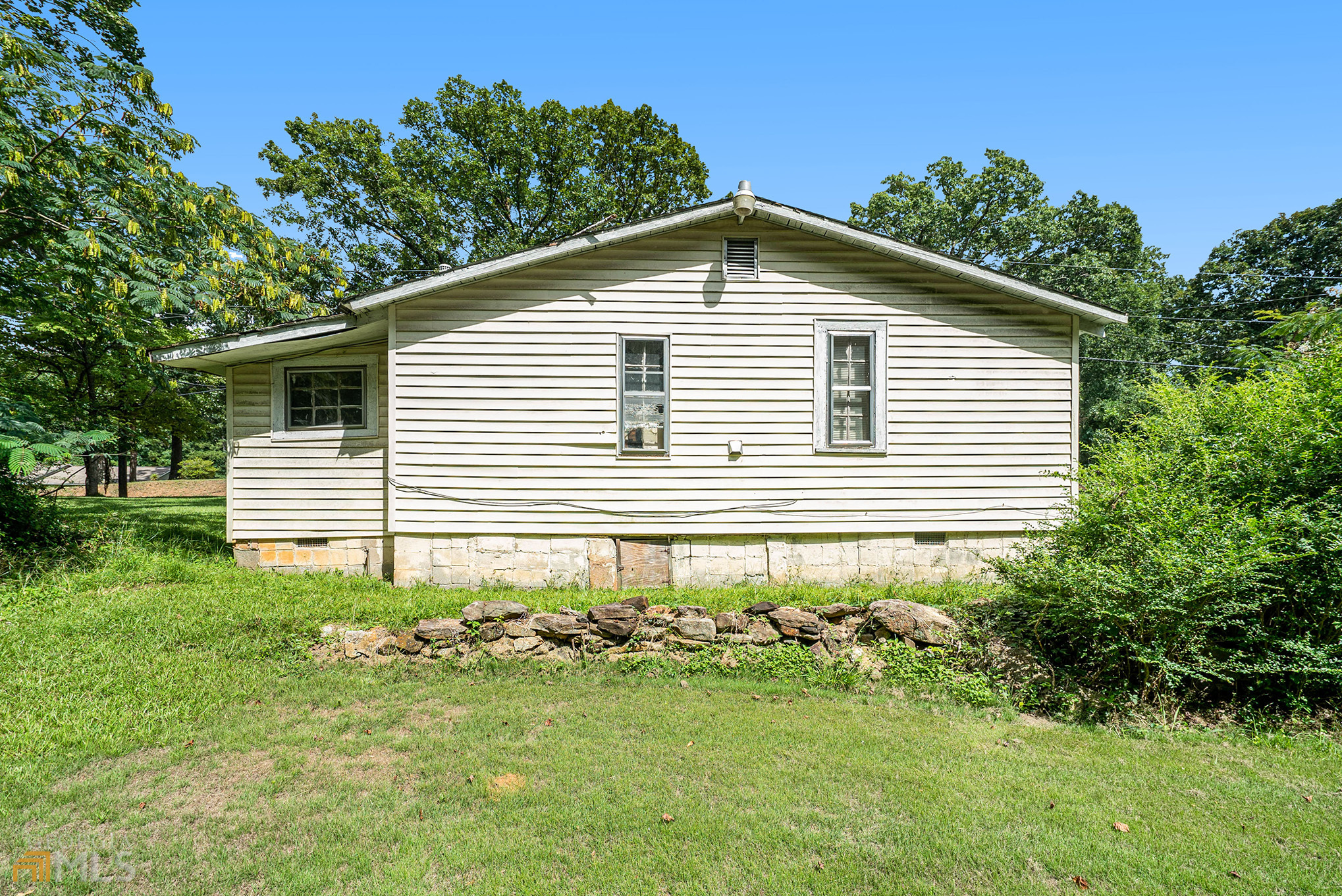 155 Tye Street Property Photo 6