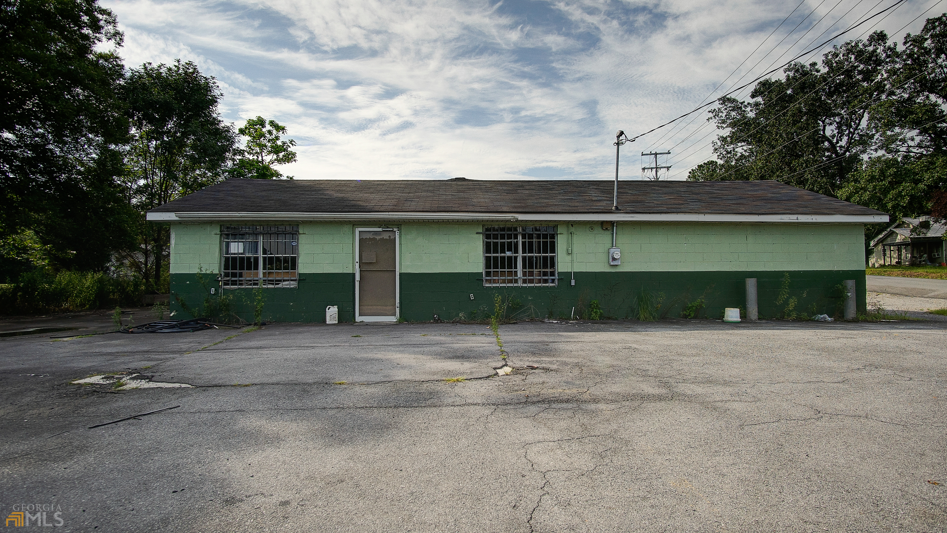 2579 Red Bud Road Ne Property Photo 1
