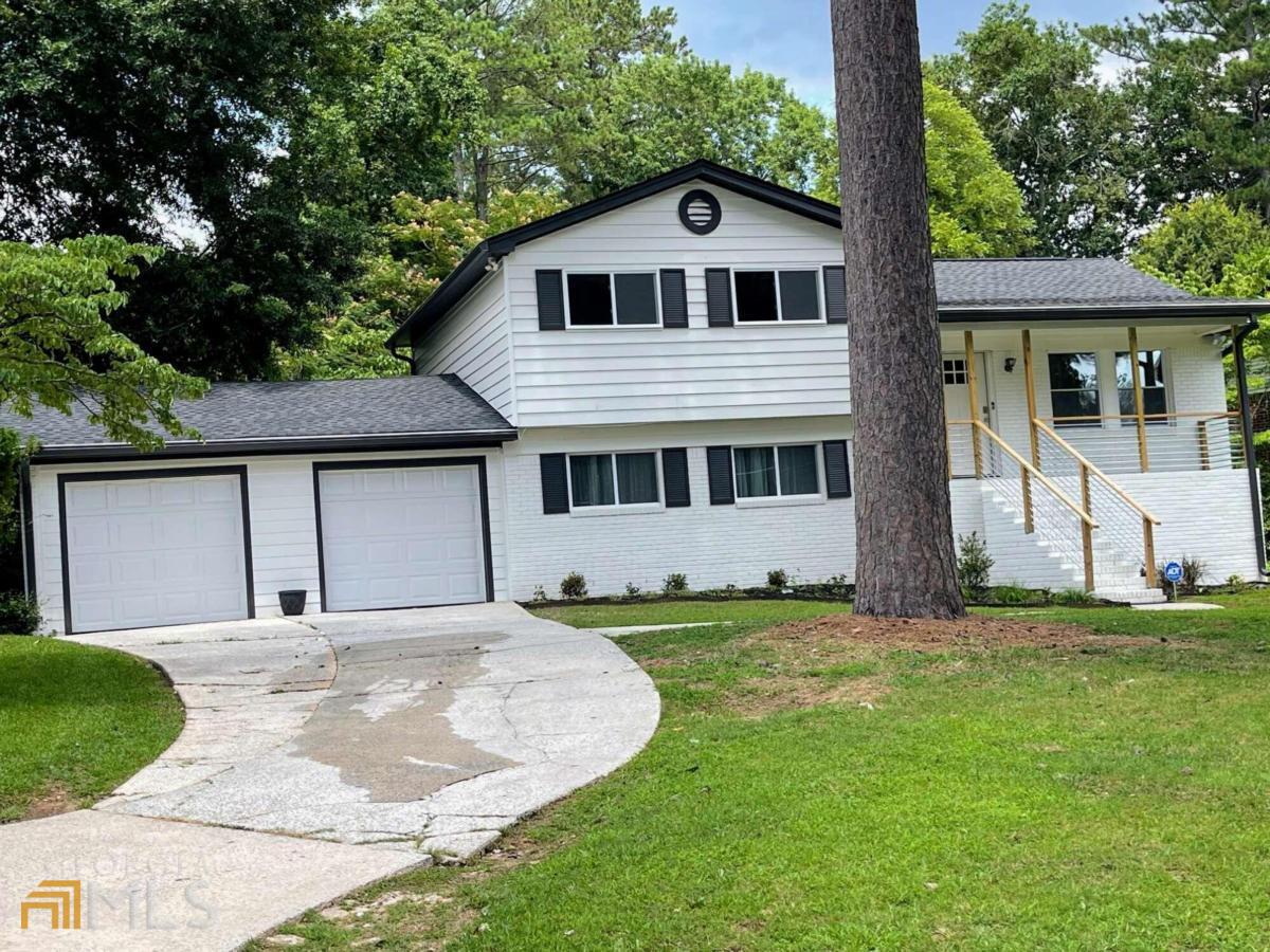 3231 Amhurst Drive Nw Property Photo 1