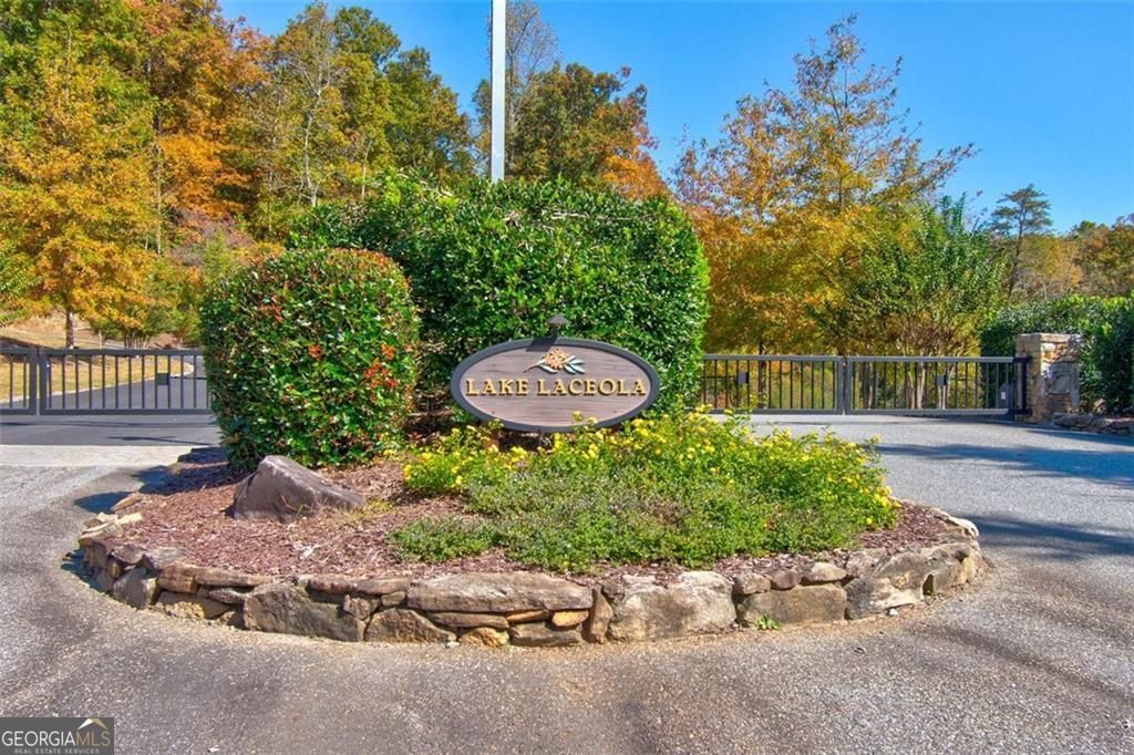 228 Stone Cliff Trace Property Photo 2