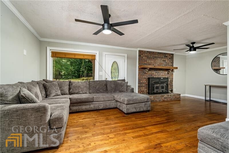 1920 Rock House Road Property Photo 2