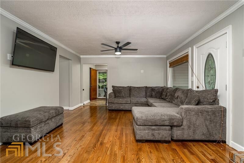 1920 Rock House Road Property Photo 4