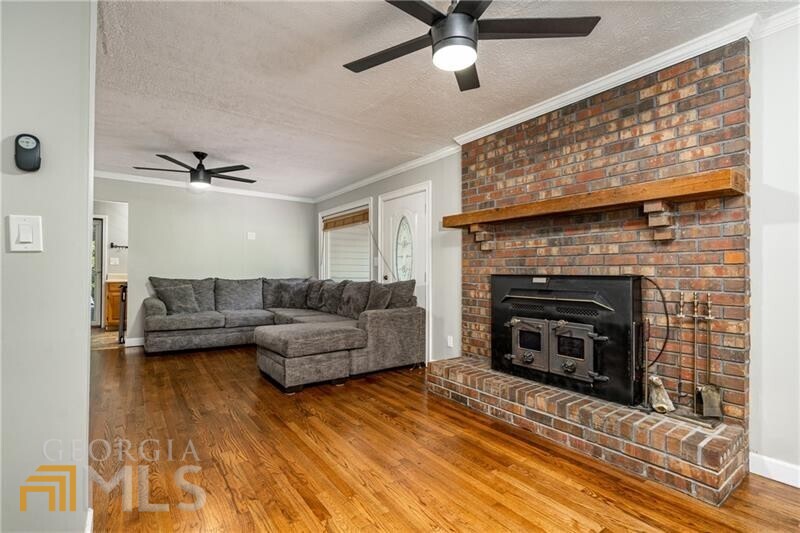 1920 Rock House Road Property Photo 6