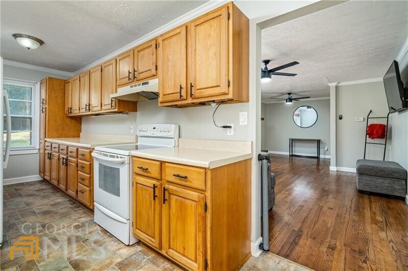 1920 Rock House Road Property Photo 9