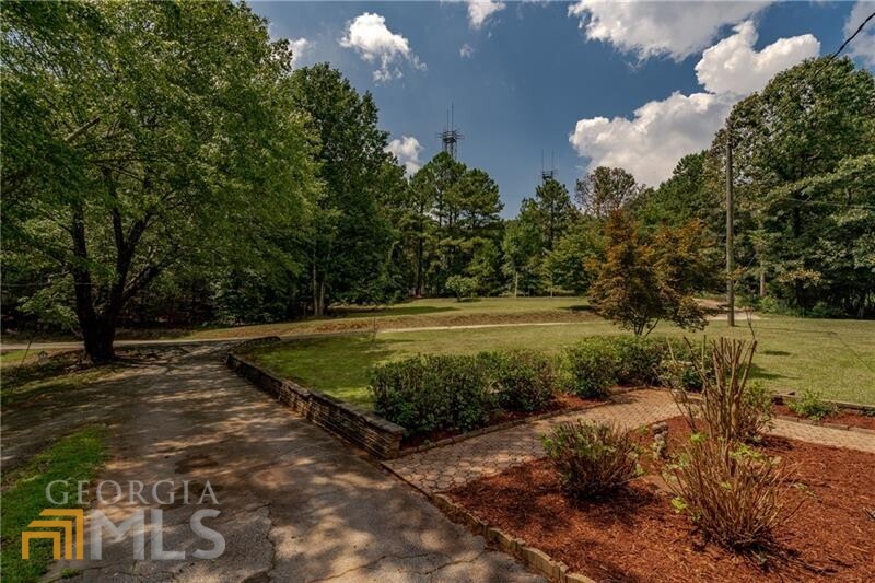 1920 Rock House Road Property Photo 17