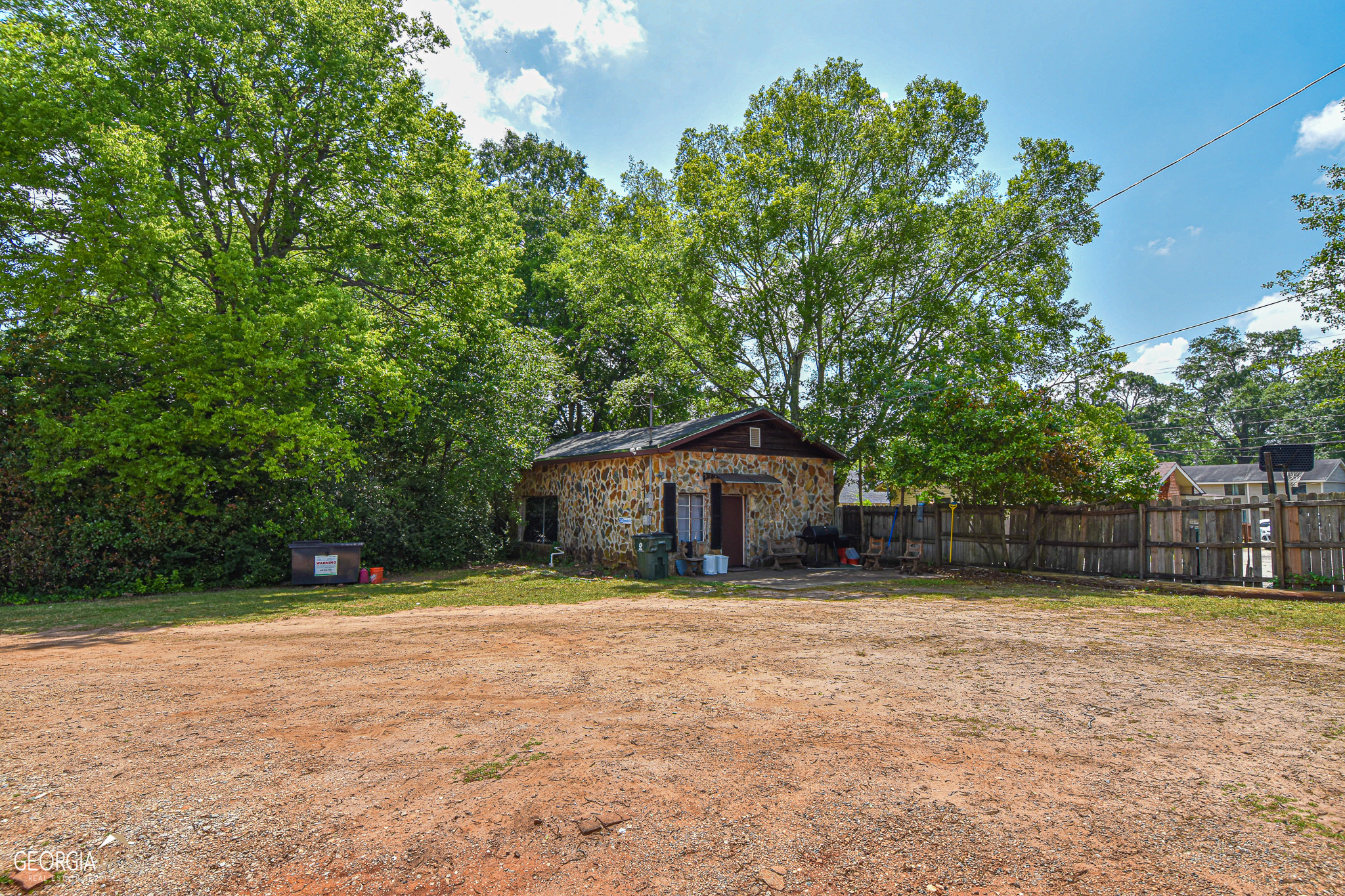 150 Barnesville Street Property Photo 6
