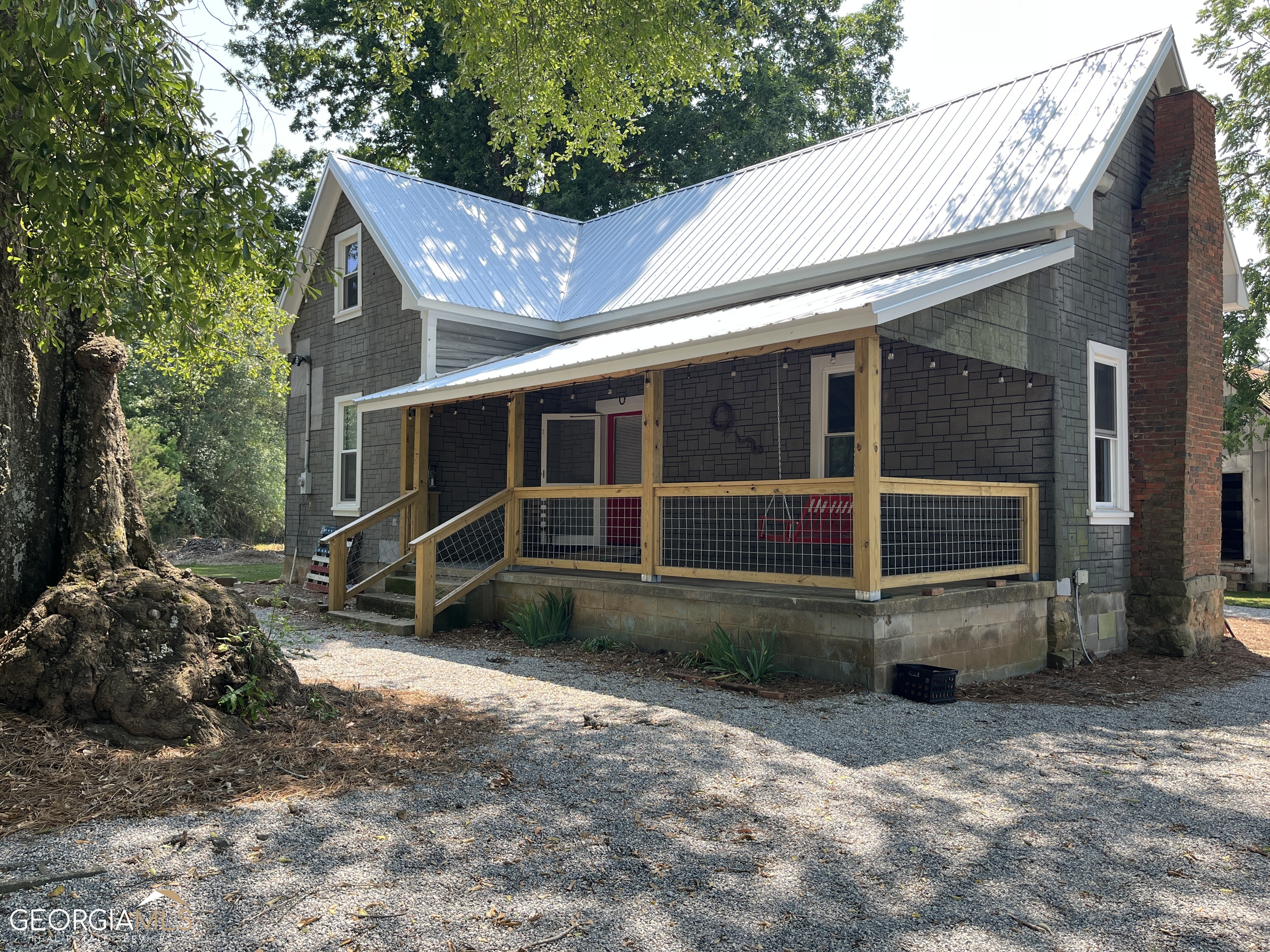 1441 Wire Bridge Road Property Photo 1
