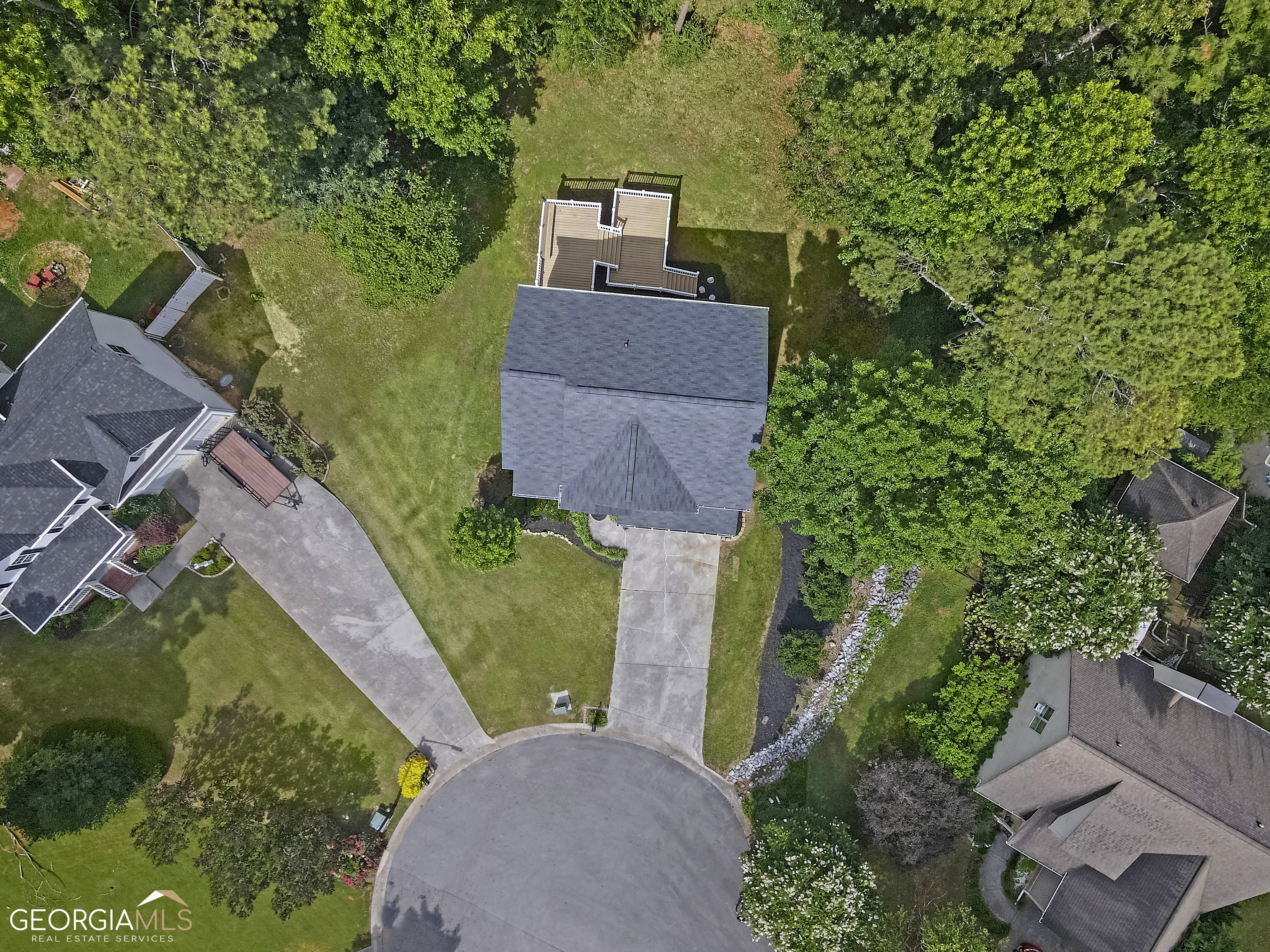 115 Towne Lake Drive Ne Property Photo 2