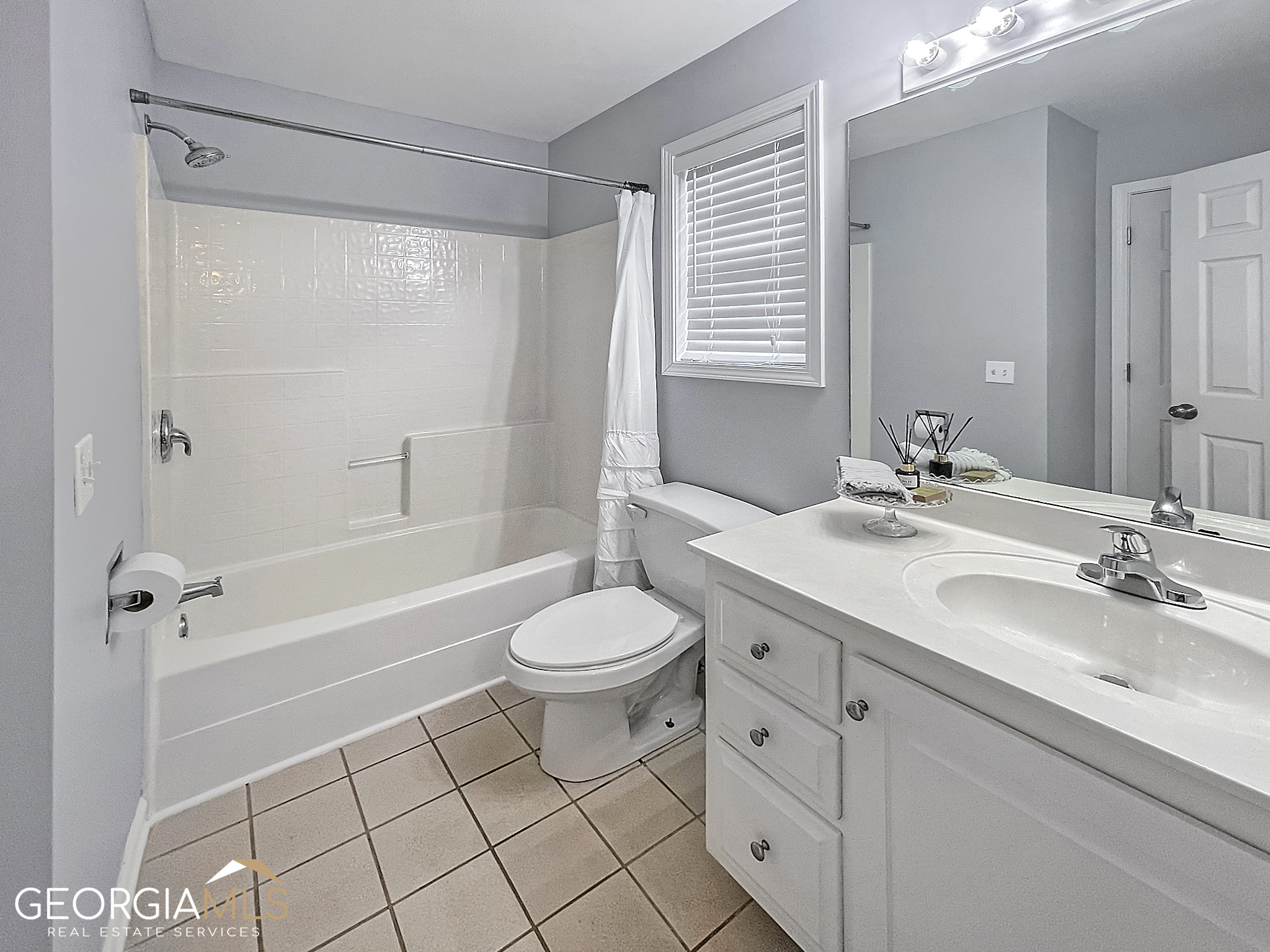 115 Towne Lake Drive Ne Property Photo 28