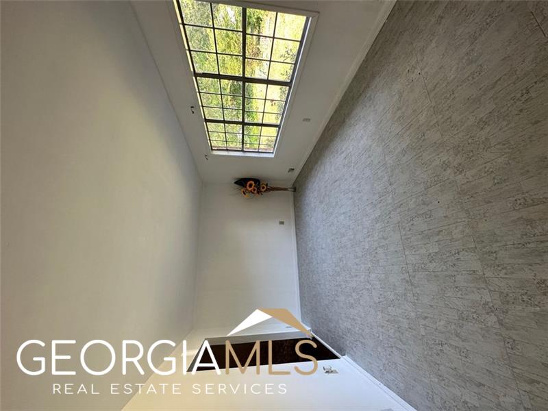 2876 Greenspan Court Property Photo 4