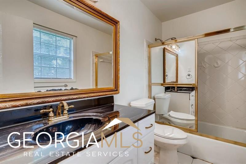 2876 Greenspan Court Property Photo 7