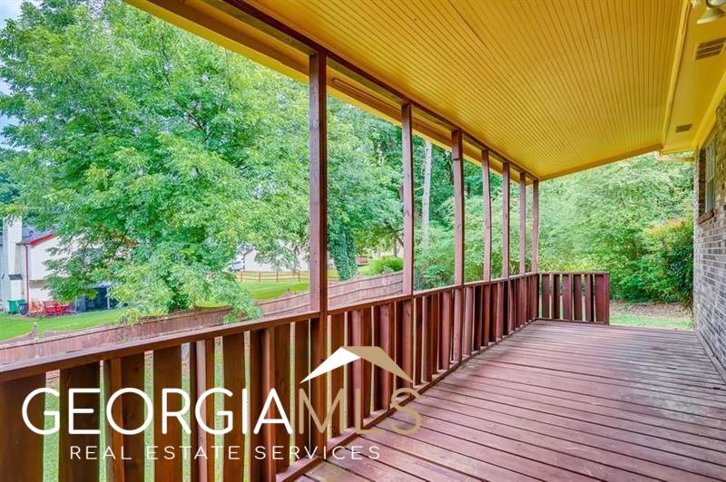 2876 Greenspan Court Property Photo 9