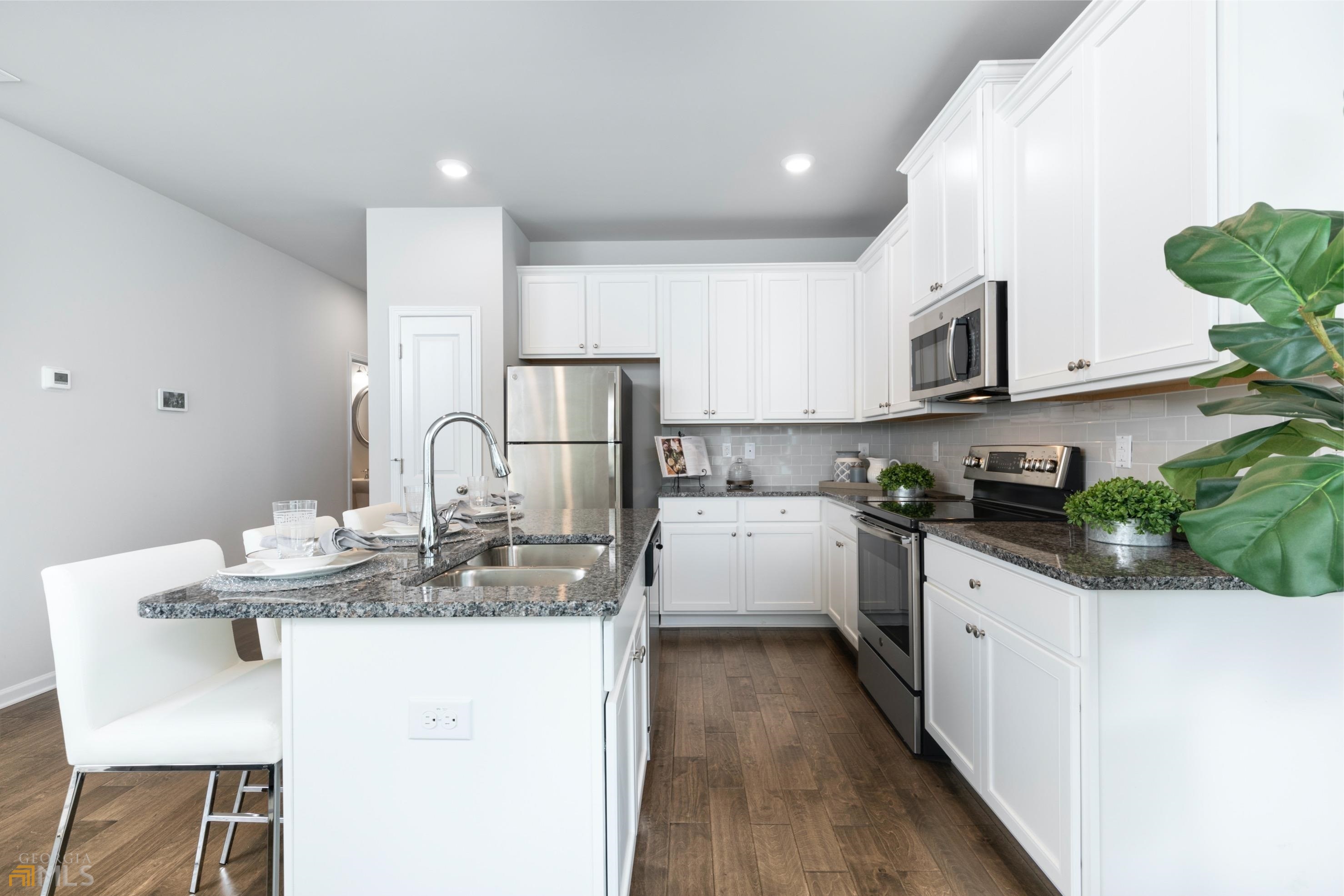 167 Regent Park Property Photo 7