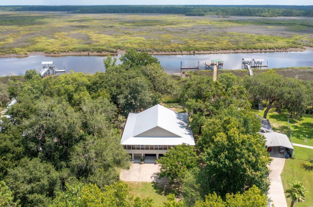 349 Confederate Point Drive Property Photo 1