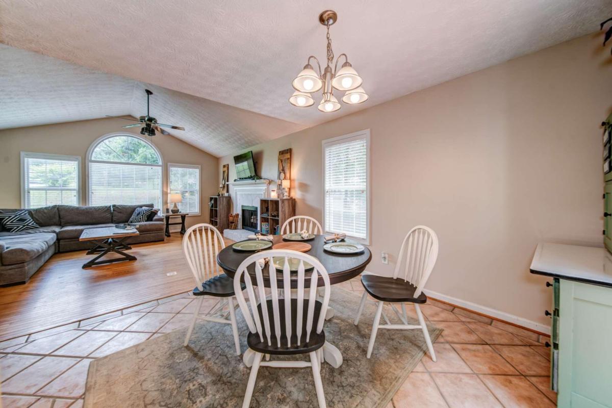 28 Dennis Circle Property Photo 8