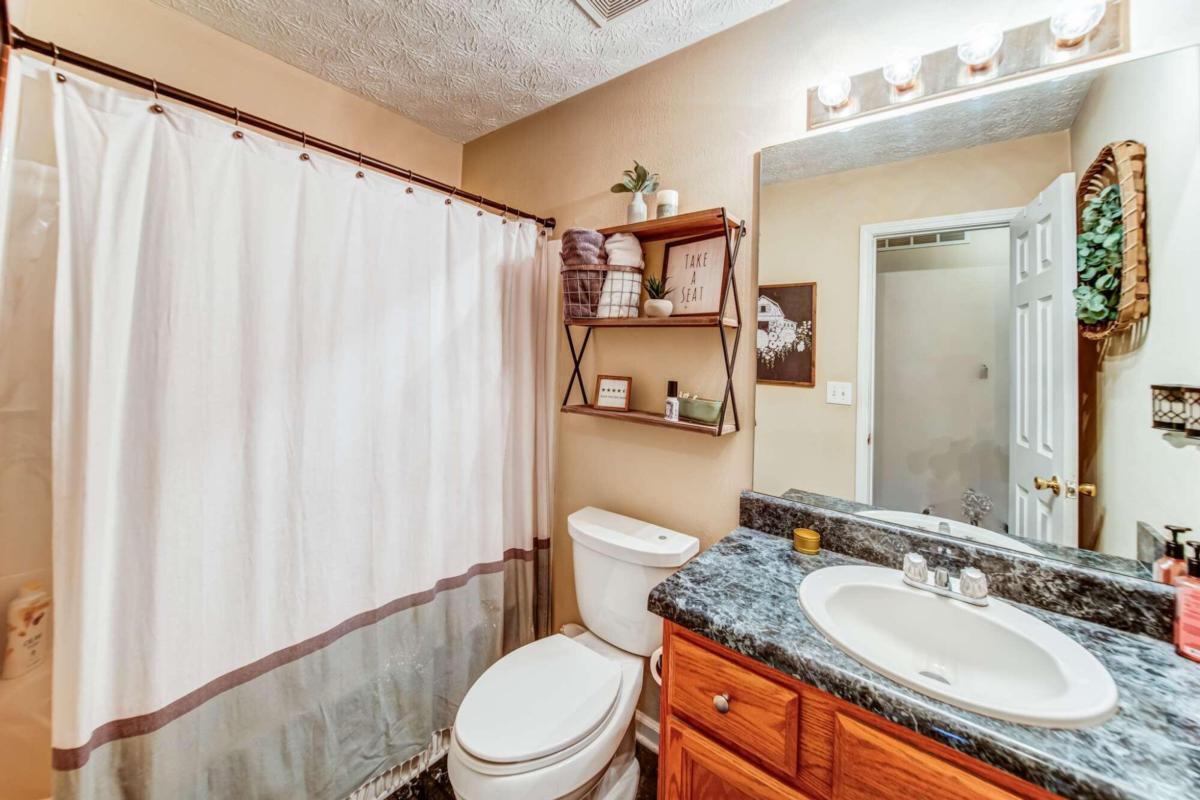 28 Dennis Circle Property Photo 23
