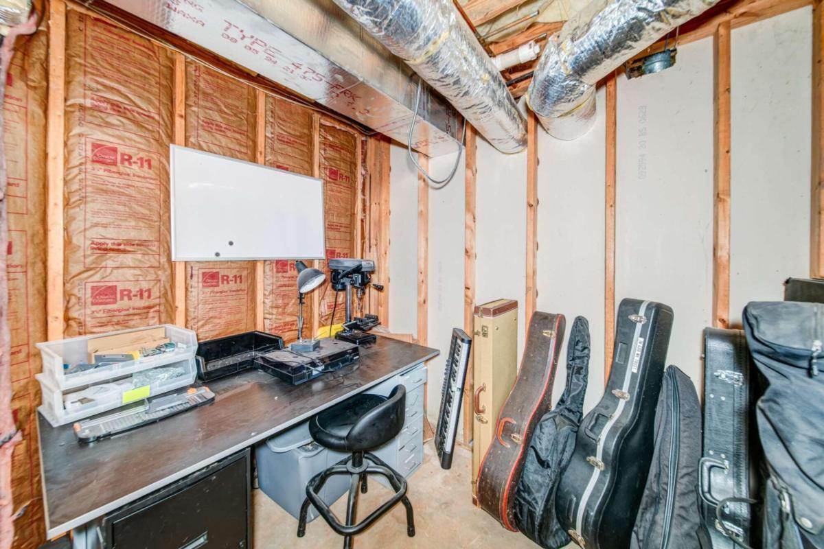 28 Dennis Circle Property Photo 26