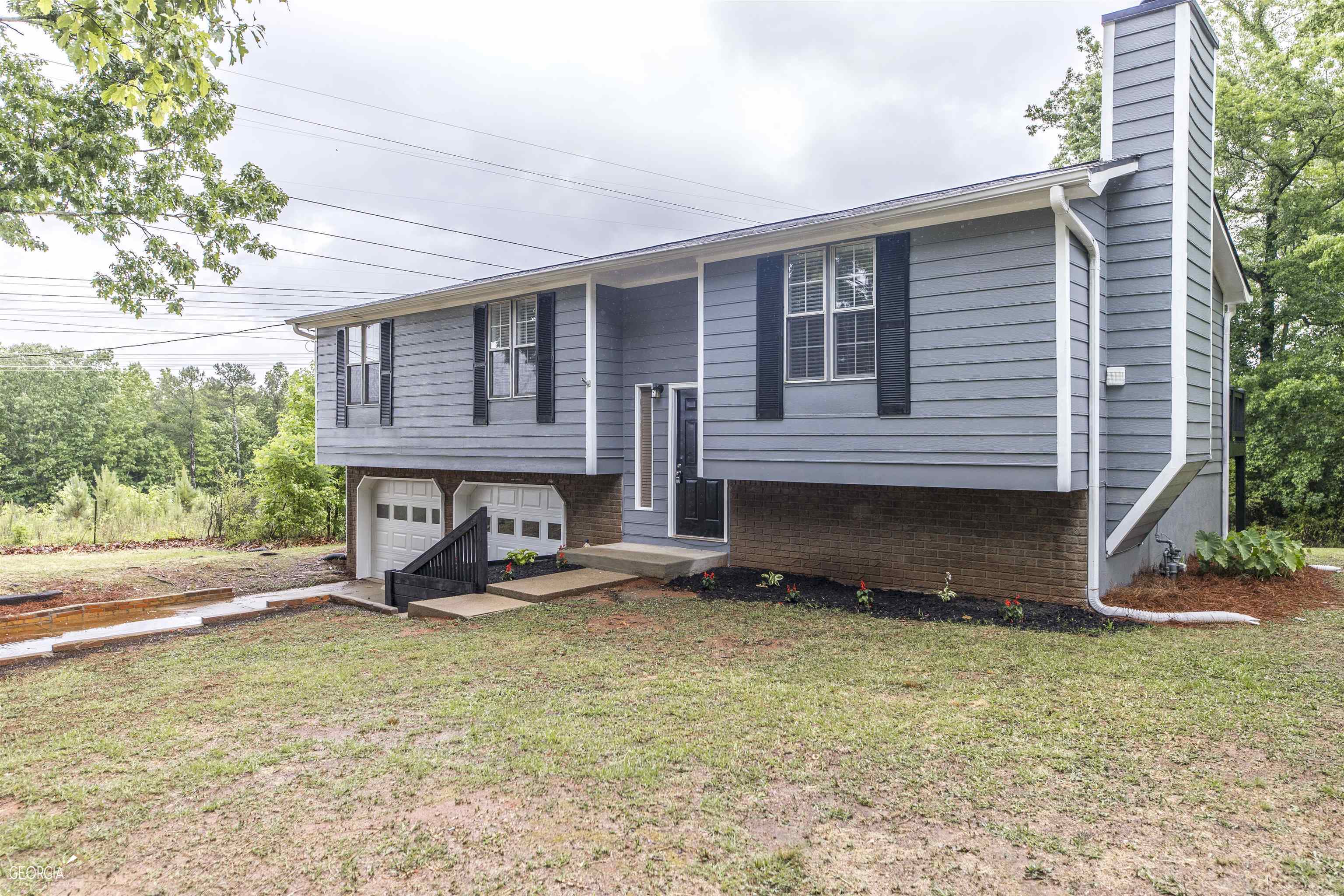 3950 Yancey Road Property Photo 3