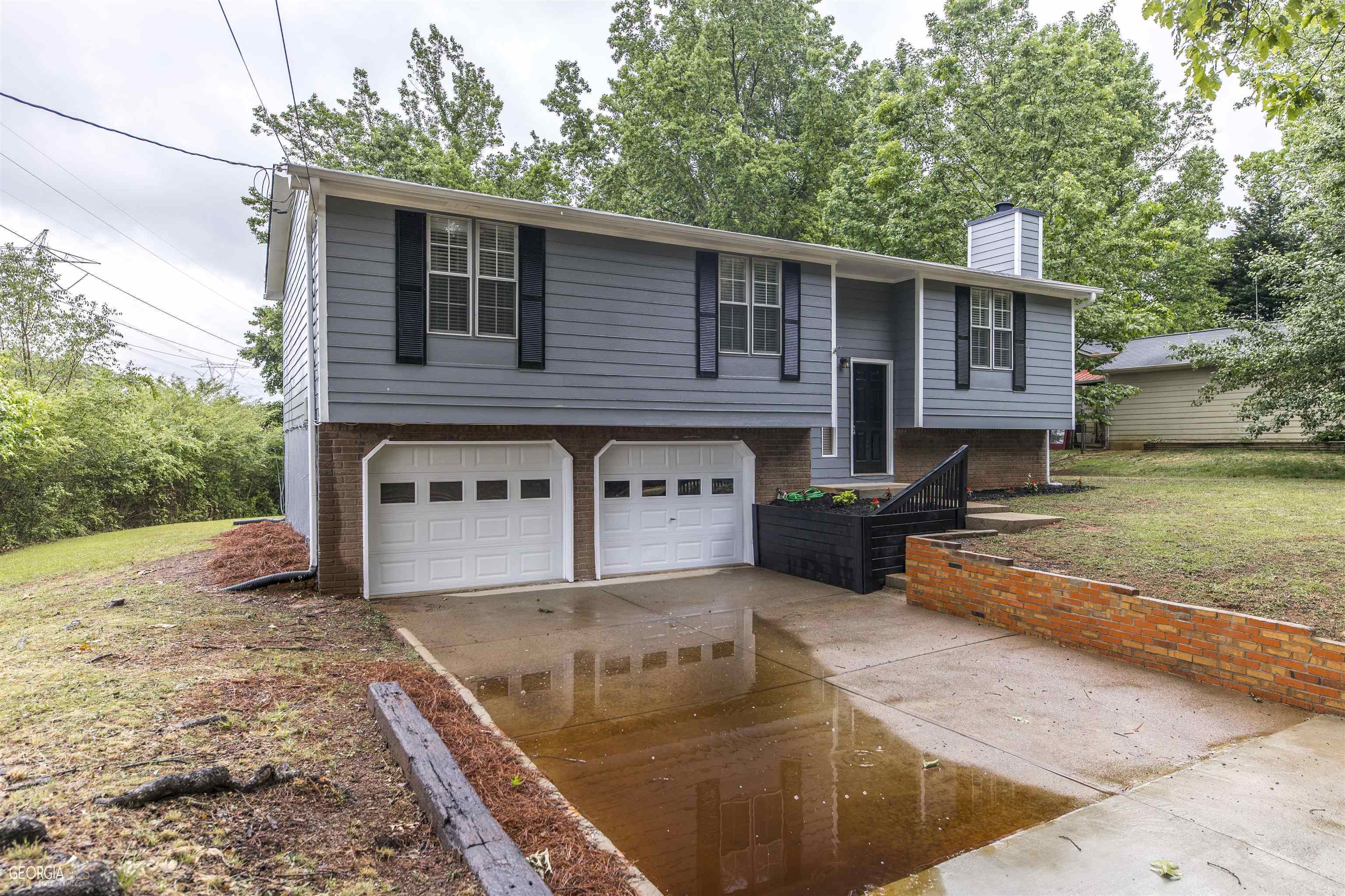 3950 Yancey Road Property Photo 4