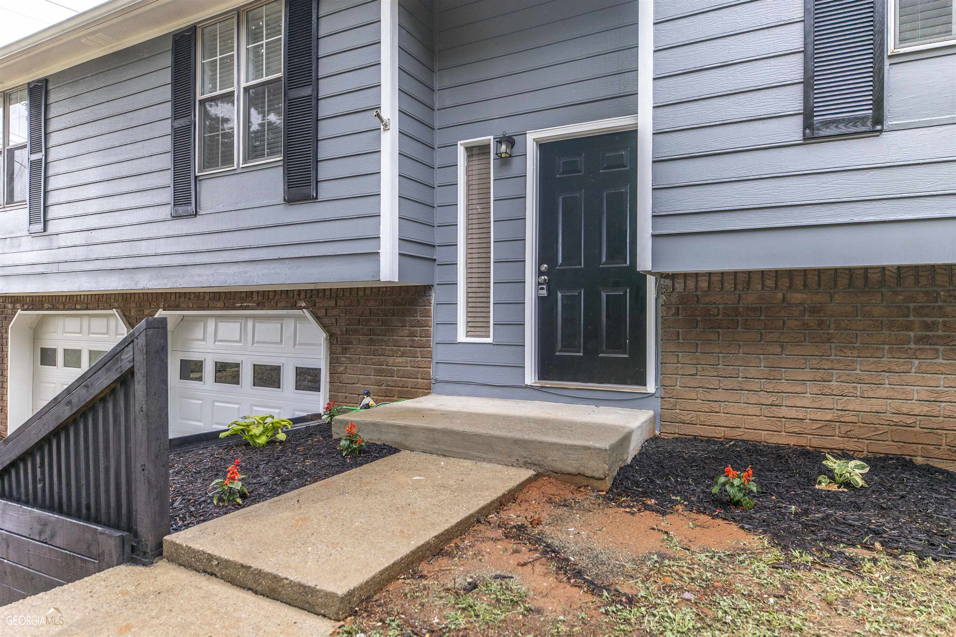 3950 Yancey Road Property Photo 6