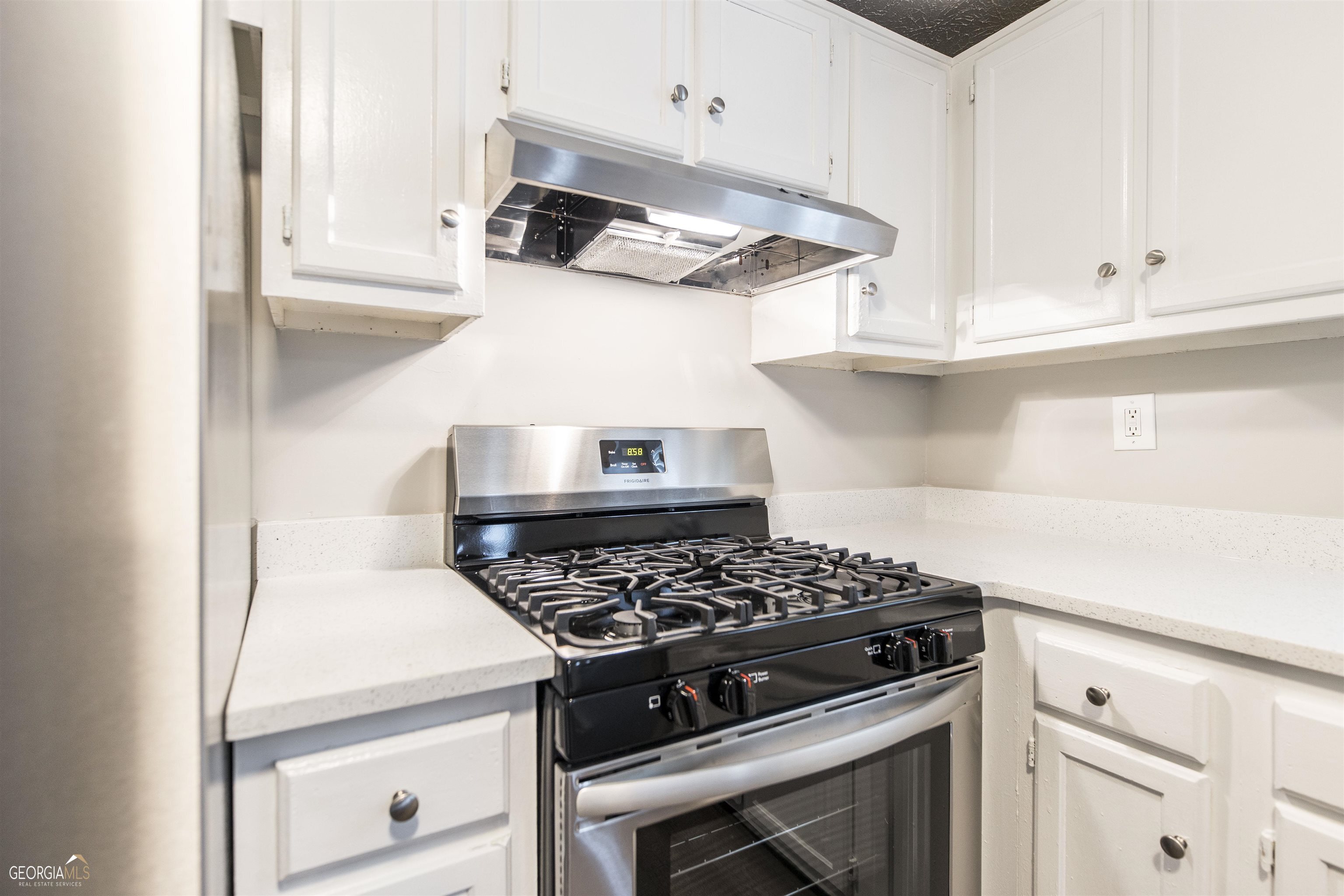 3950 Yancey Road Property Photo 15