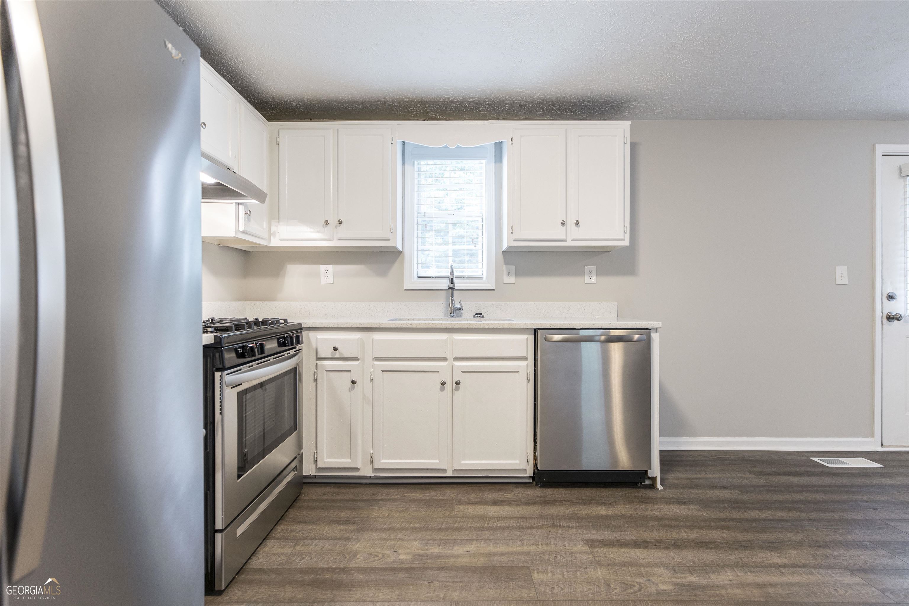 3950 Yancey Road Property Photo 16
