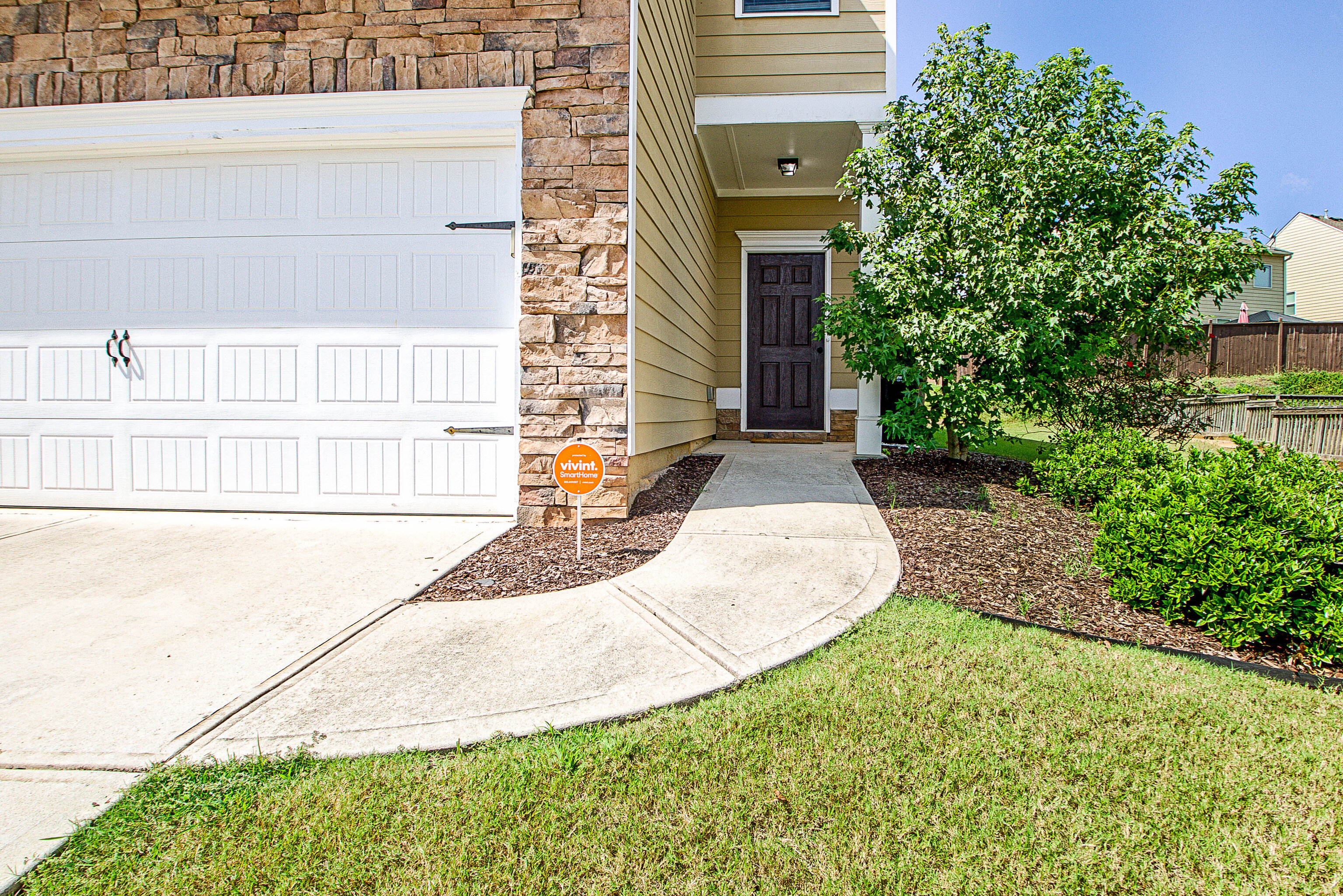 138 Hood Park Drive Property Photo 2