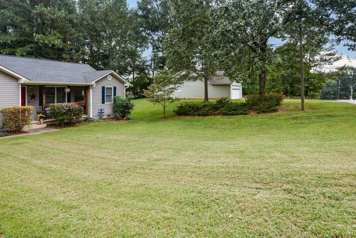 66 Oak Hill Drive Ne Property Photo 3