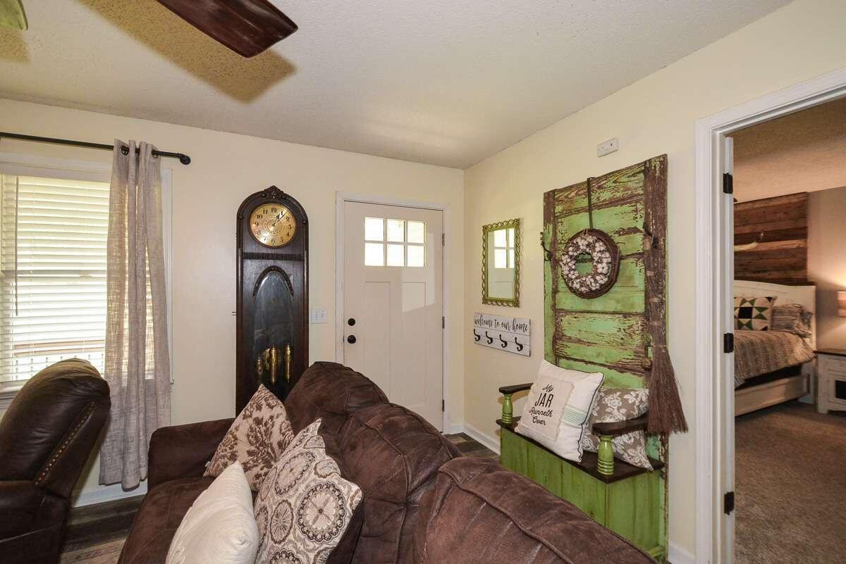 66 Oak Hill Drive Ne Property Photo 6