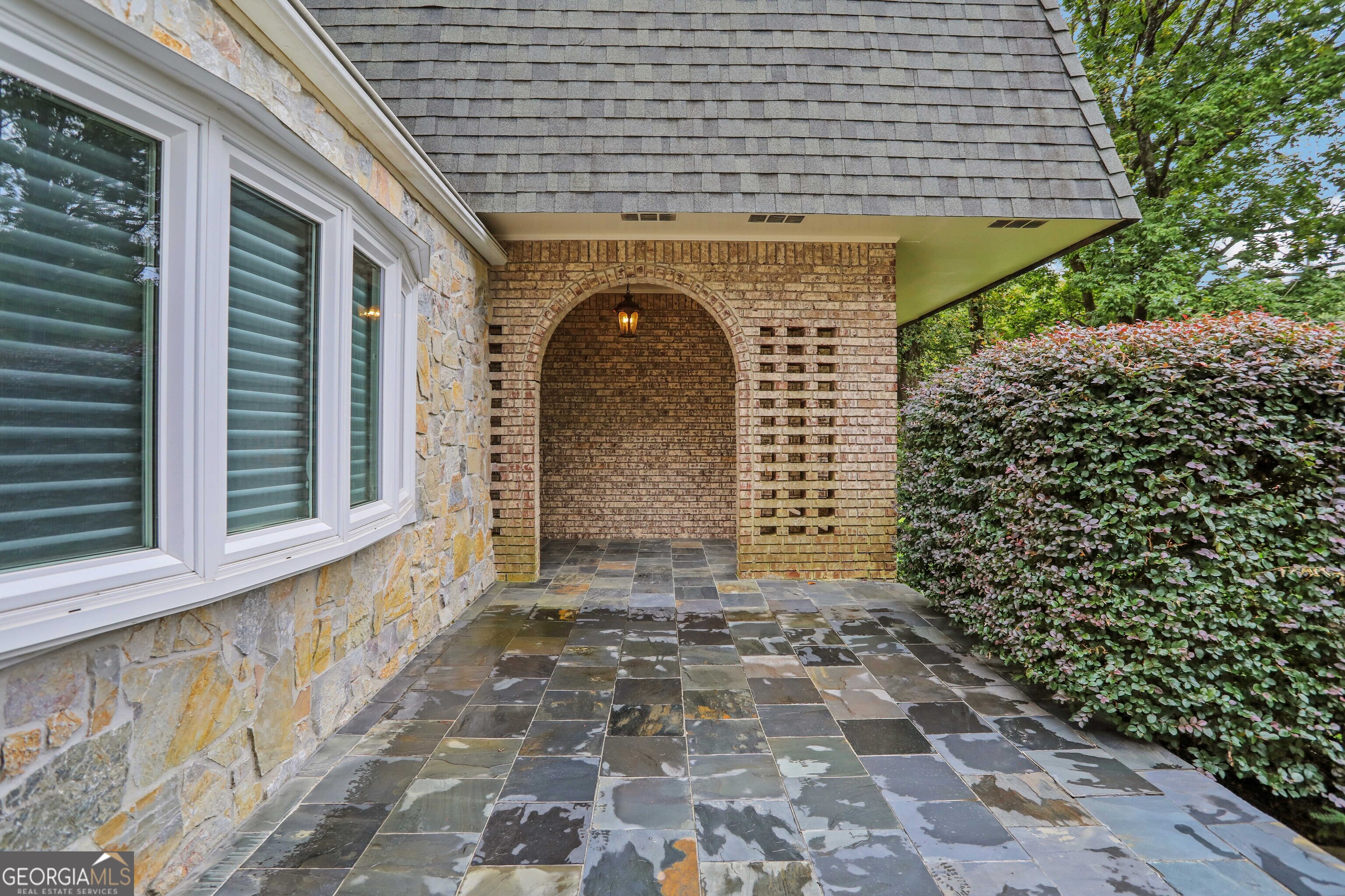 2751 W Fontainebleau Drive Property Photo 9