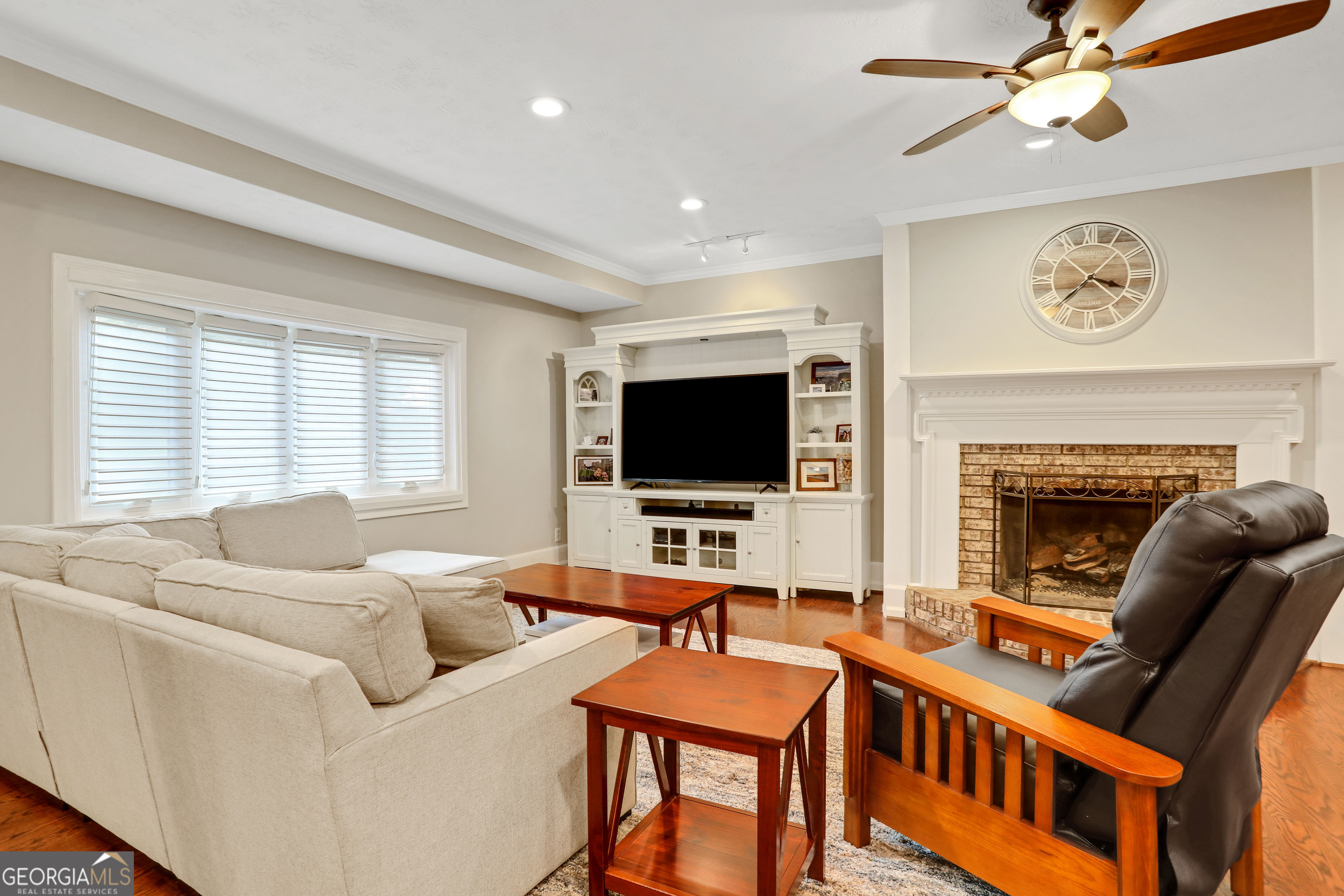 2751 W Fontainebleau Drive Property Photo 10