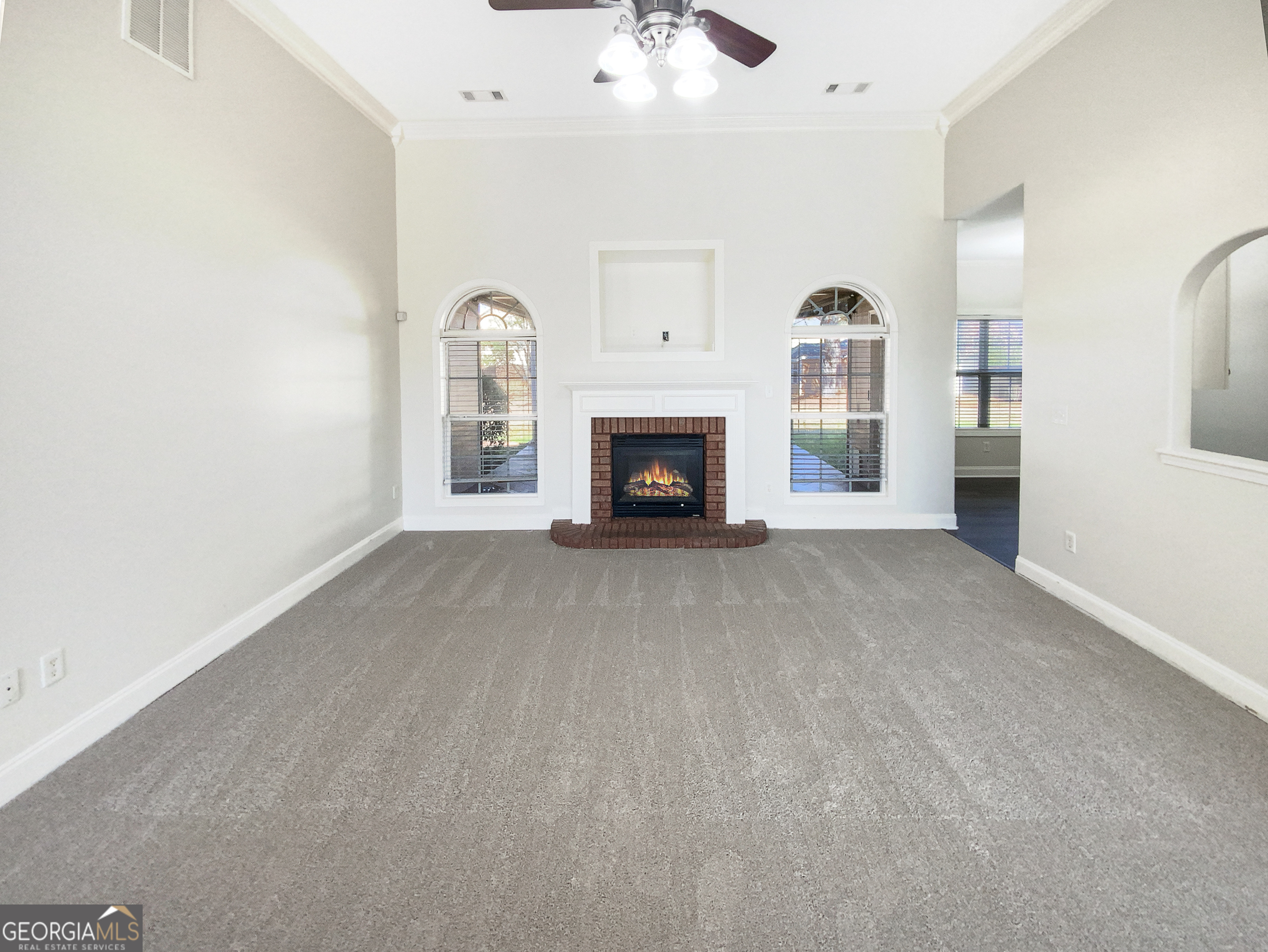 457 Glouchester Drive Property Photo 3
