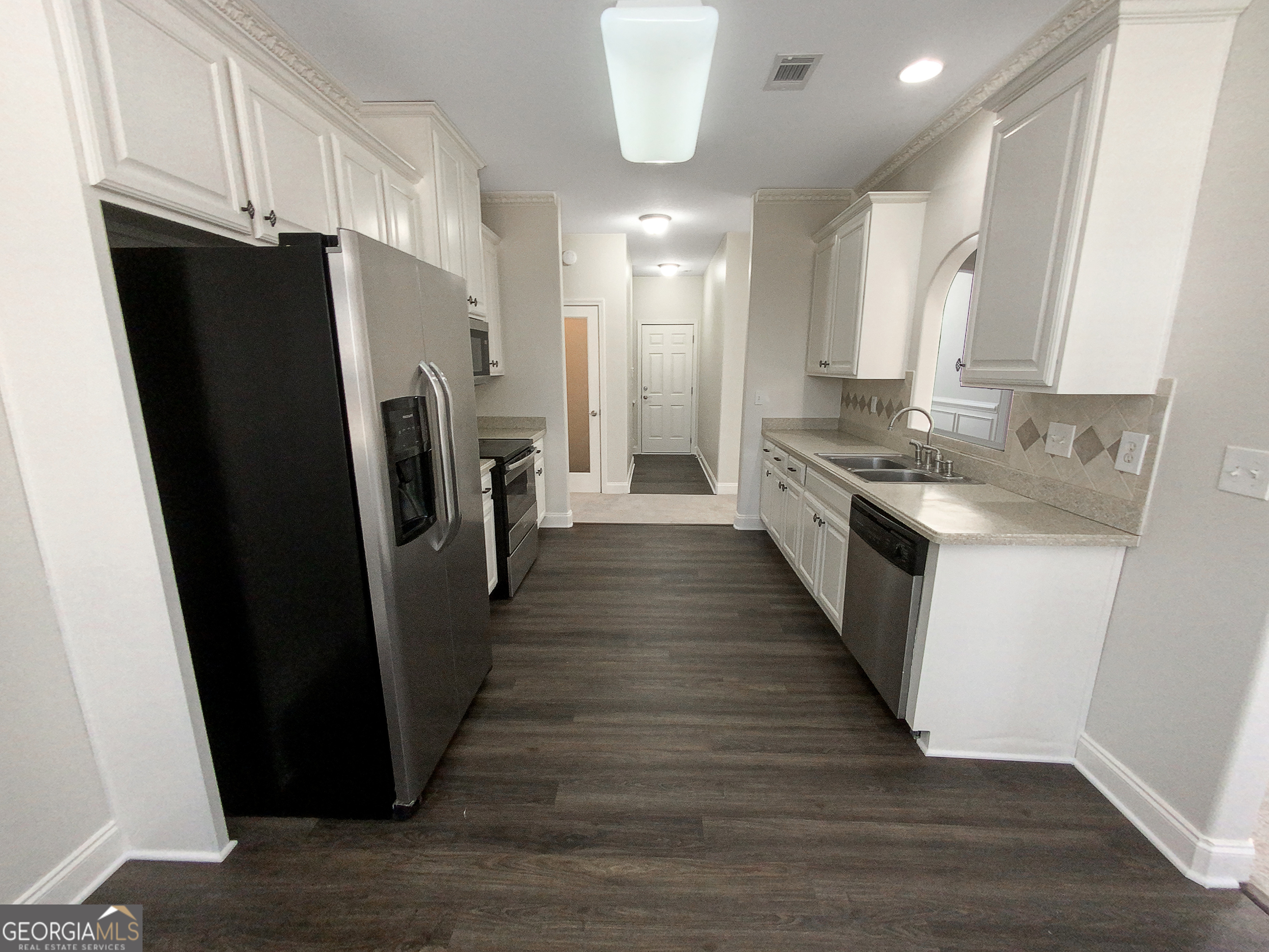 457 Glouchester Drive Property Photo 8