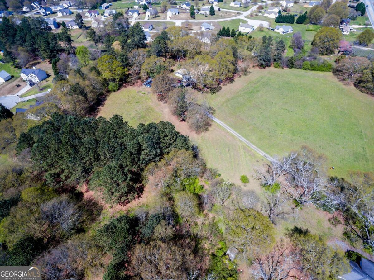 1129 Loganville Highway Property Photo 4