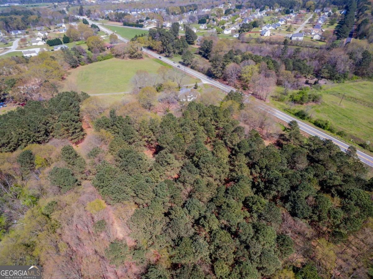 1129 Loganville Highway Property Photo 6