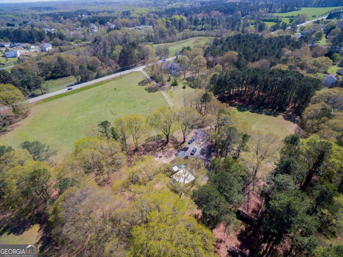1129 Loganville Highway Property Photo 8