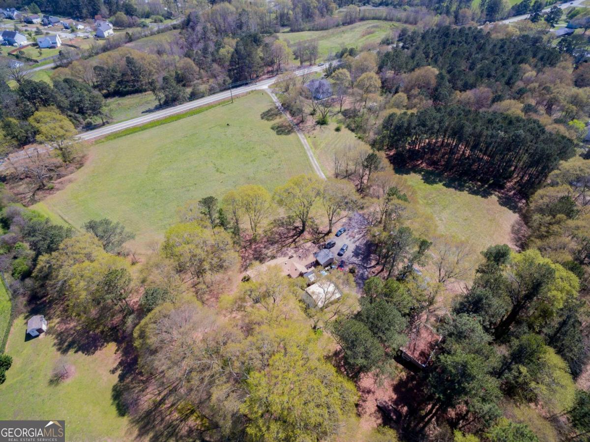 1129 Loganville Highway Property Photo 9