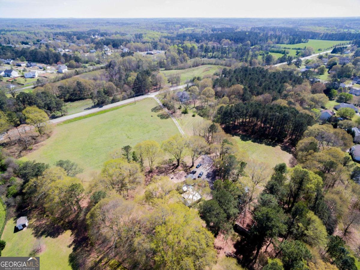 1129 Loganville Highway Property Photo 10
