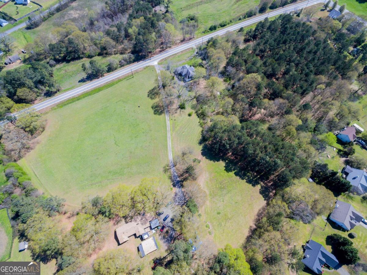1129 Loganville Highway Property Photo 12