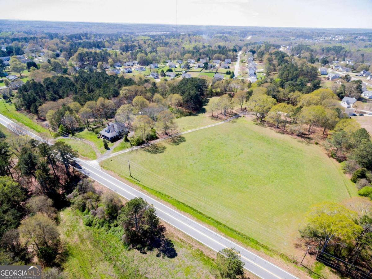 1129 Loganville Highway Property Photo 16