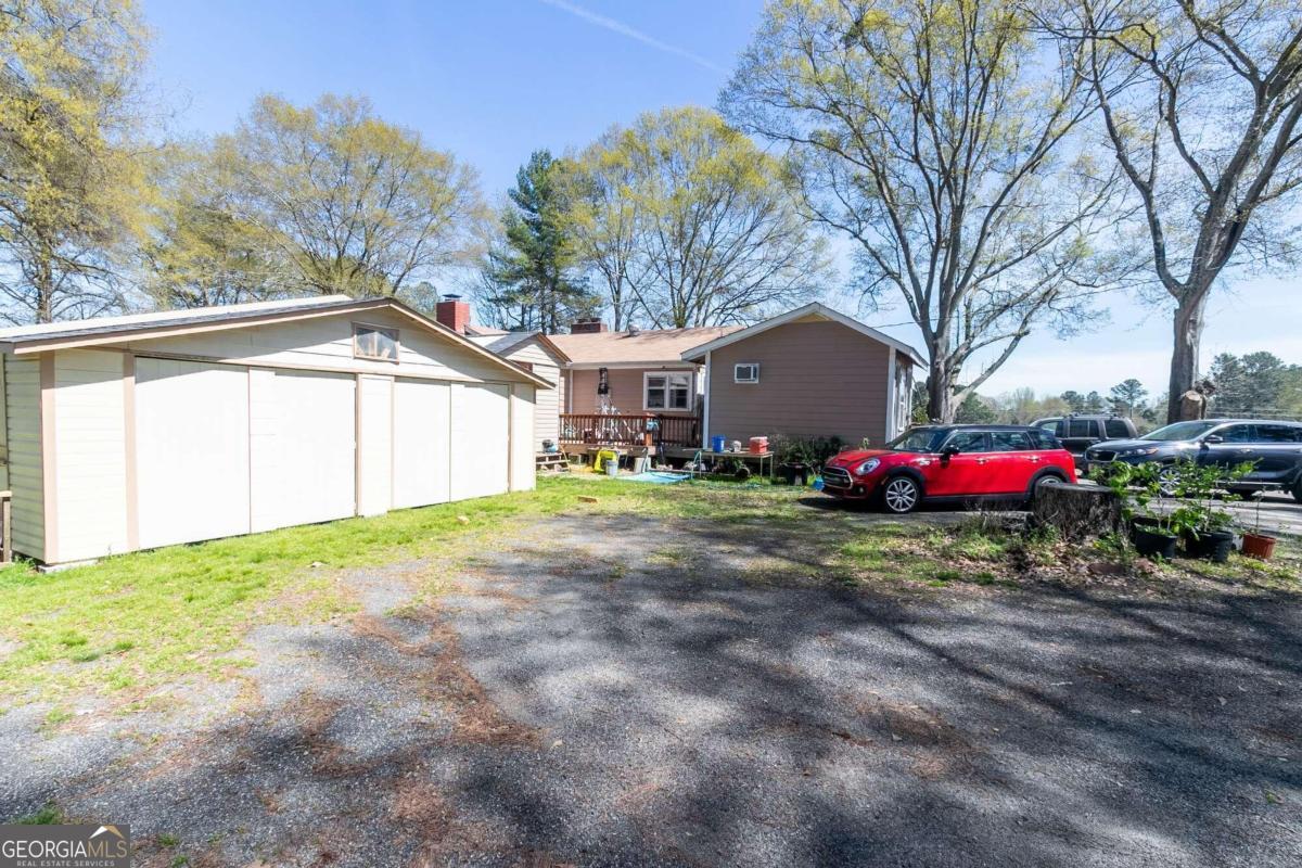 1129 Loganville Highway Property Photo 21