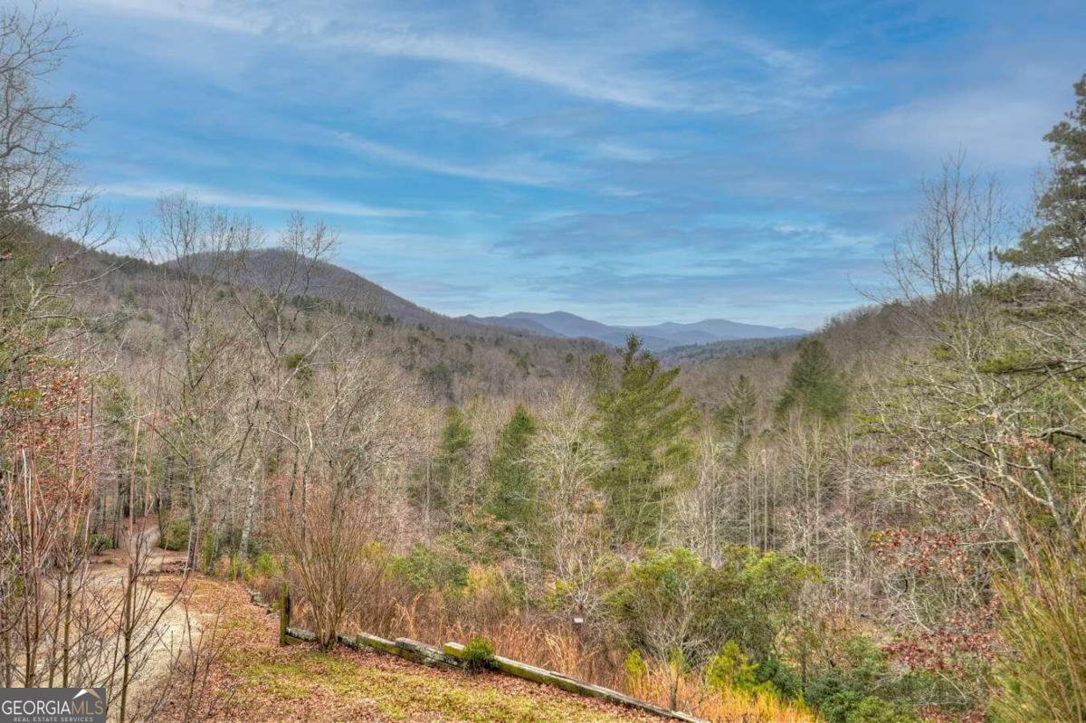 32 Ivy Ridge Drive Property Photo 3