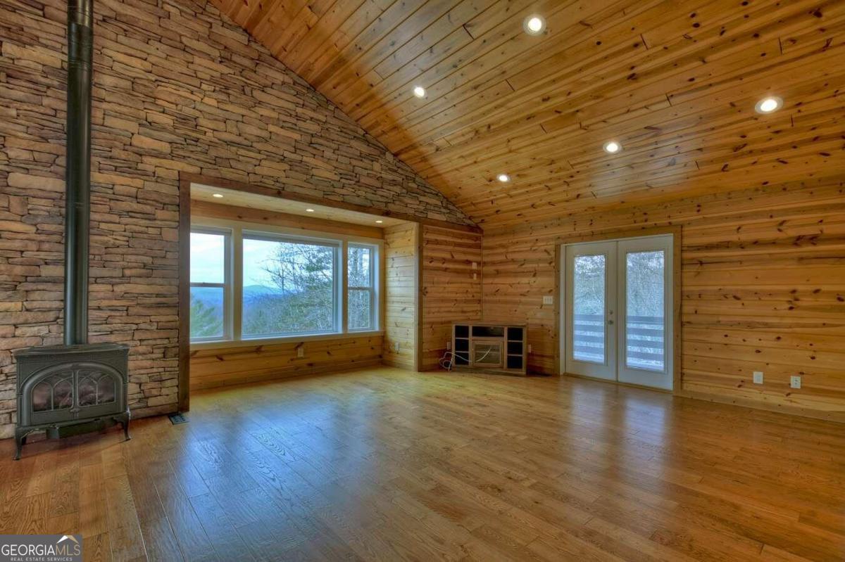 32 Ivy Ridge Drive Property Photo 8