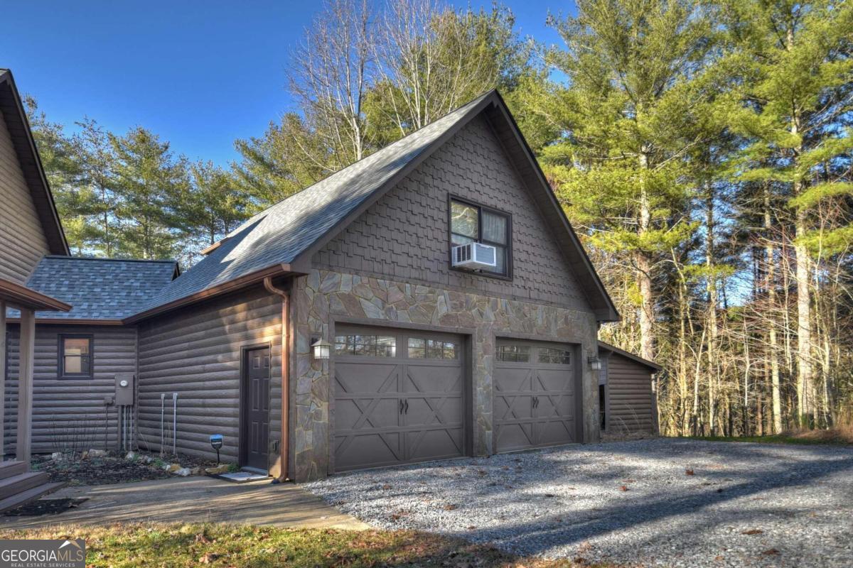 90 Twin Lakes Road Property Photo 2